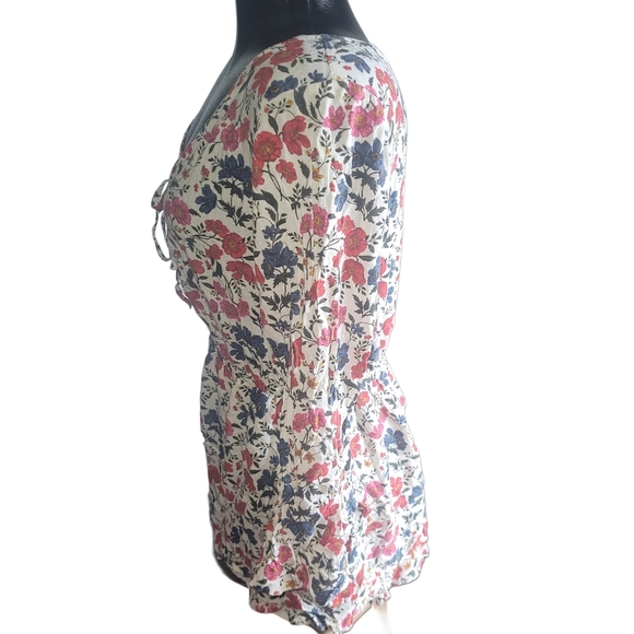 American eagle blue & red floral print Bell Sleeve short romper L - Picture 5 of 7